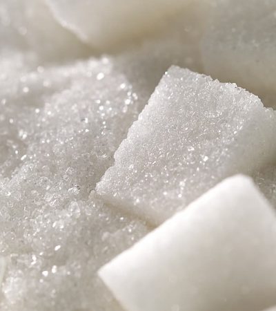 un morceau de sucre en gramme