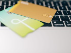 Compte professionnel en ligne : frais, cartes et services à comparer
