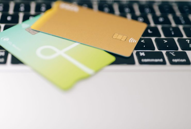 Compte professionnel en ligne : frais, cartes et services à comparer